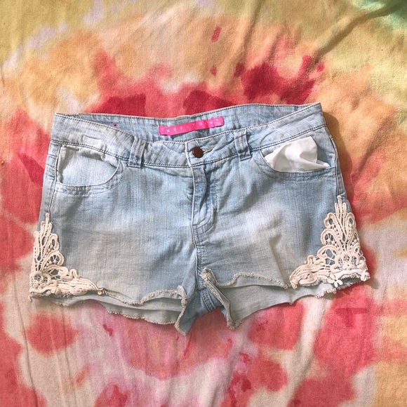 Light wash Denim Shorts with Lace size 11 - Picture 1 of 2